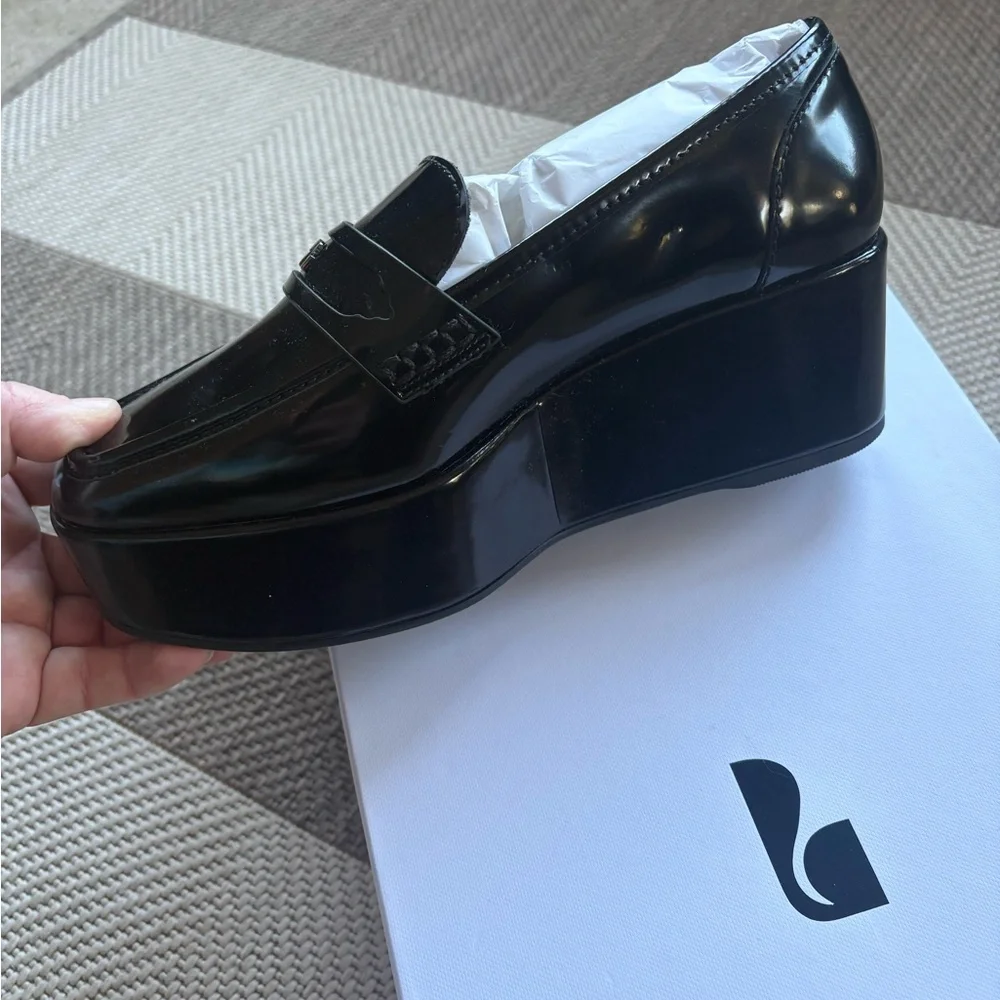 Larroude Suki Platform Loafer - Picture 6 of 7